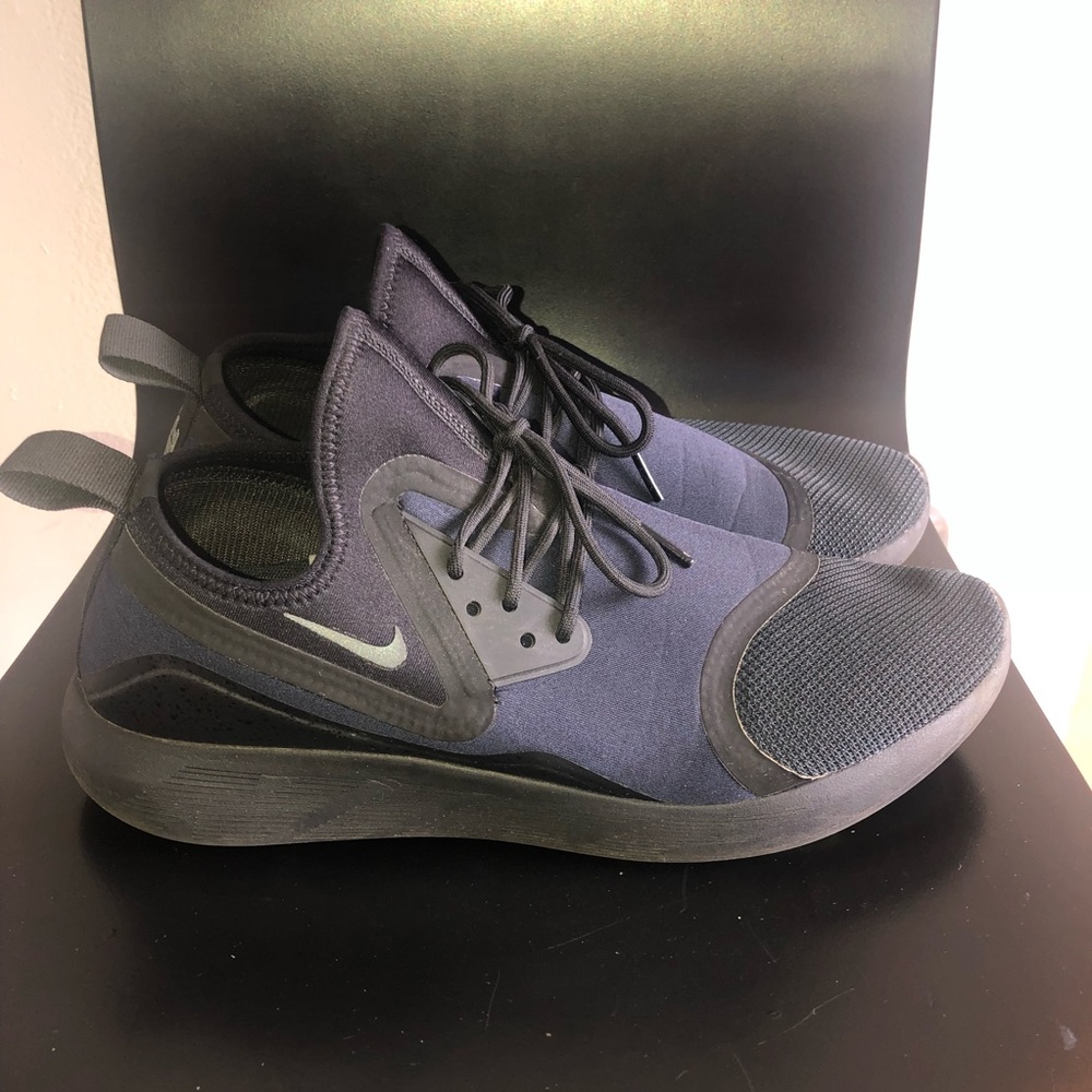 Nike Lunarcharge Essential Navy Blue Size 12